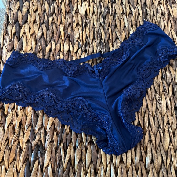 VICTORIA’S SECRET Very Sexy Collection Panty Bundle - Size Small & Medium - Picture 5 of 8